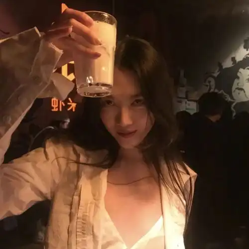 女生头像丨你喜欢一个人就赋予了他伤害你的权利