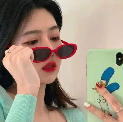 一组搞怪女生头像来袭
