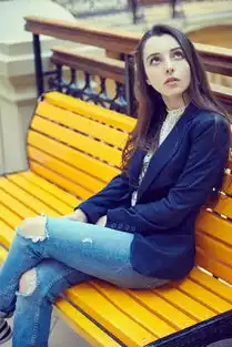凭什么这位19岁的俄罗斯姑娘点射比你准