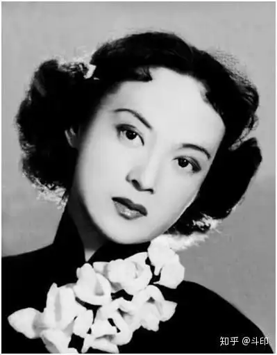 桃花扇相关的影视作品盘点,炸出无数俊男靓女