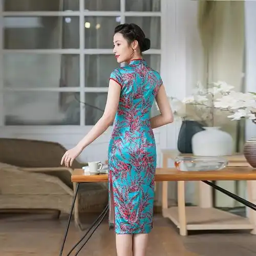 多穿蚕丝旗袍,做高贵而又优雅的气质女人
