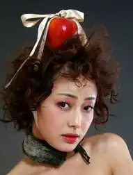 娇媚小美女4款魔幻妆