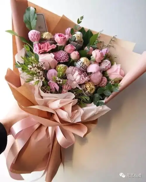 女生表示,情人节花礼不甜蜜可不行
