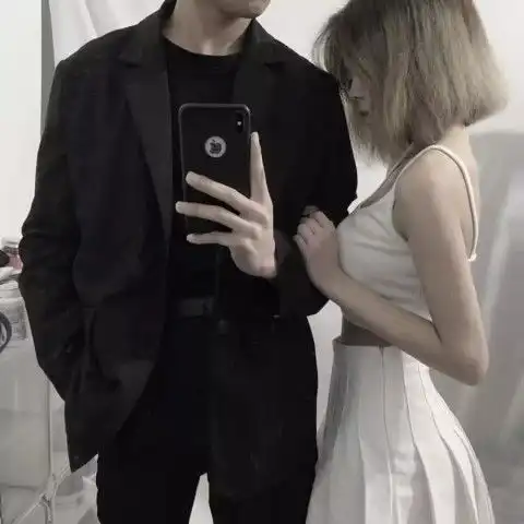 最近超奶思情头火了天还有点冷,有什么事,到我被窝里来说
