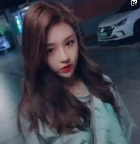 抖音小姐姐背影神似温婉,转过脸撞脸张予曦,新一代绝世美女