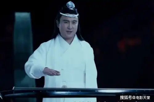 关晓彤模仿青蛇,华晨宇cos自己,王牌被玩成了大咖秀