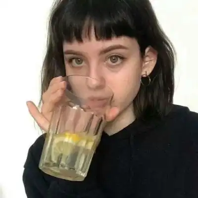 好看欧美女头像,爱自已爱生活的女人