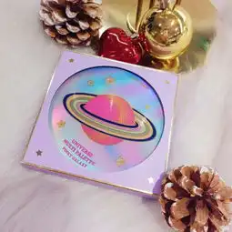 打造满分的新年妆,就靠这款少女心的眼影
