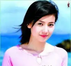 李小璐否认隆胸盘点变性感的清纯女星