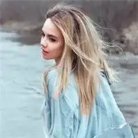 做一个美美的长发姑娘欧美长发美女头像