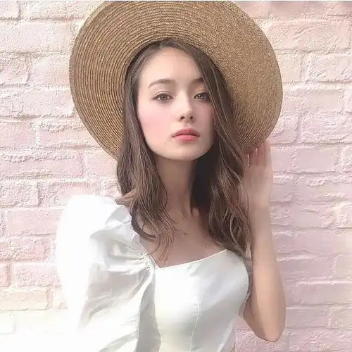 日本13岁混血模特因美照走红,撞脸石原里美还被称为奇迹女孩