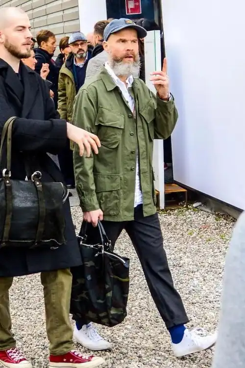 成熟男人的衣柜里总有几套工装,欧美大叔教你最时尚成熟的穿搭