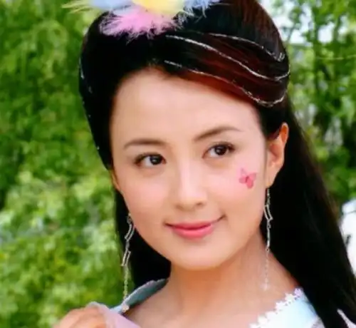 28岁走红的女星,疑似未婚产子生父成谜,如今45岁与儿子相伴