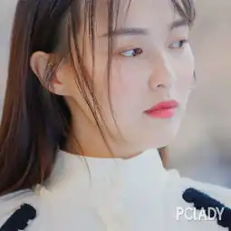 肤白貌美红唇唐嫣力压郑爽娜扎成为金鹰女神