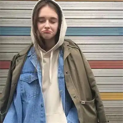 qq头像欧美女生阳光青春图片,微笑着过好2020每一天