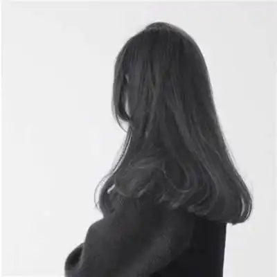 黑白头像2018女生长发背影图片冷酷霸气带字图片
