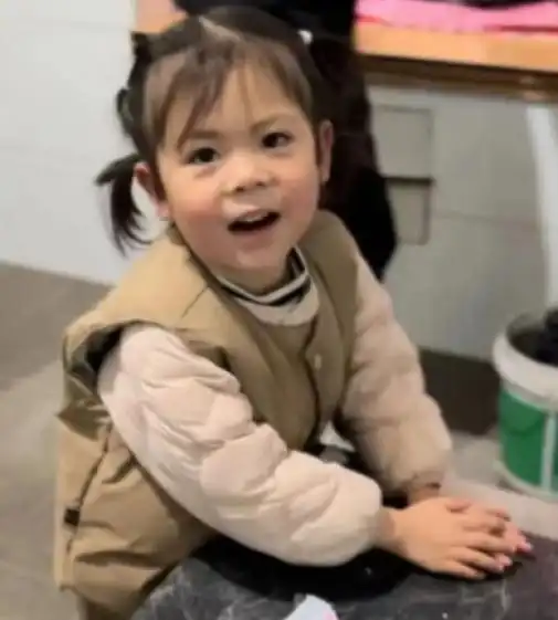 陕西渭南三岁半女童家门口玩耍失联,曹乐琪去了哪里