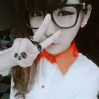 这个美女叫什么名字啊求好心人帮忙