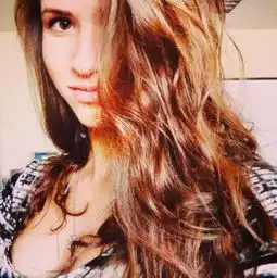 俄罗斯95后美女身材超赞完美腹肌令人惊叹