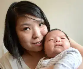 怀胎八月准妈妈遇车祸昏迷中奇迹般产子组图