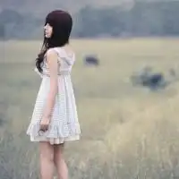 女生的头像长得好看一点的,侧脸的