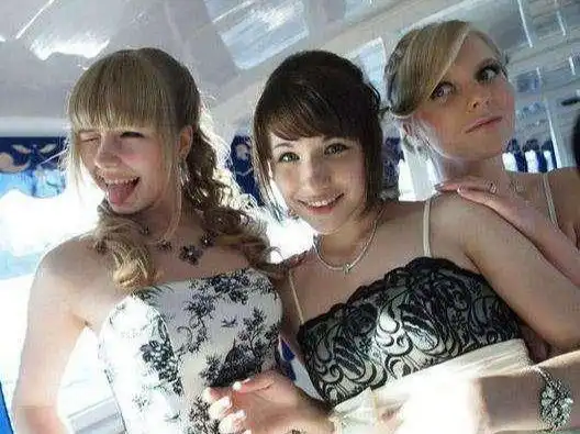 这个国家女子太疯狂,外地男游客晚上都不敢出门