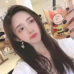 美女头像月亮照回湖心野鹤奔向闲云我步入你