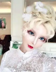 网红真人芭比整容失败,网友质疑鼻子能正常呼吸吗