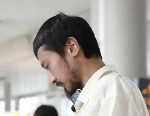 有种整容叫王传君剪掉长发,前后判若两人,网友关谷回来了