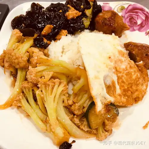 女朋友是一个学生想减肥,吃什么食物比较好
