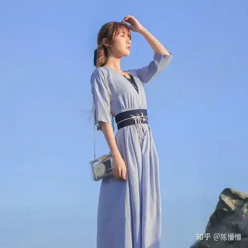 礼貌求问请问汉服小姐姐们都怎么搭配包包