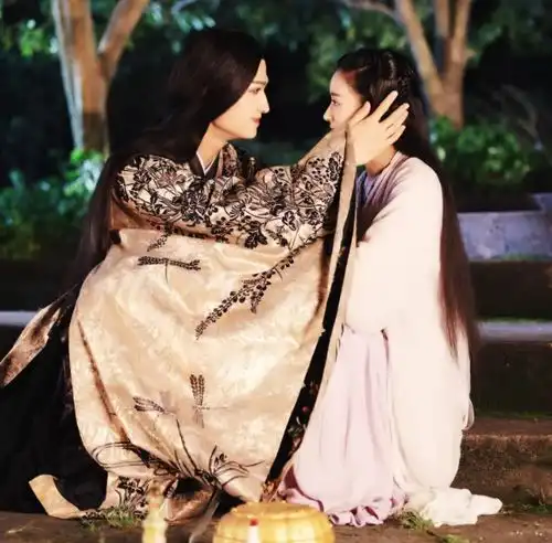 女星仙子造型唐嫣杨幂还好,看到最后这位,才懂什么叫亚洲女神