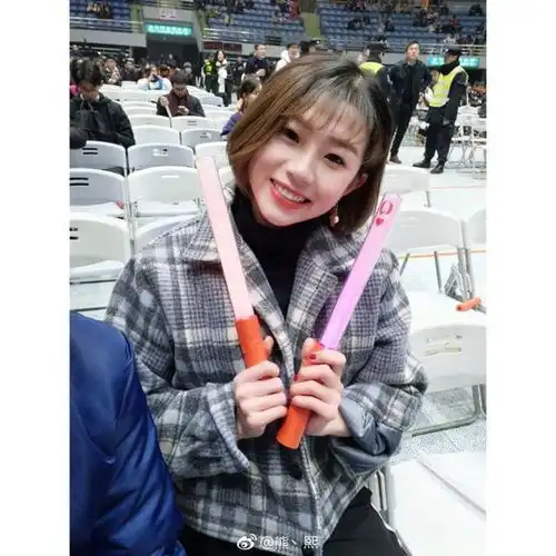 中国足坛第一美女,17岁退役回归校园,称将来有女儿也不让她踢球