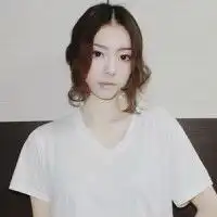 我需要四个人的,姐妹网名,个性签名,还有头像,要是带上qq皮肤更好,都要闺蜜的,四个人哇o,不伤