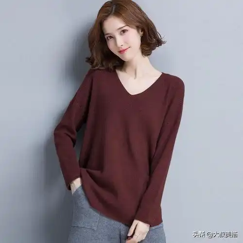 别具女人味的打底针织衫,冬天保暖又显瘦,气质优雅显身材