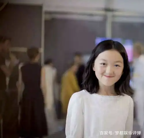 13岁李嫣首曝泳衣照像极妈妈王菲,逛街时曾经一小时豪掷十几万