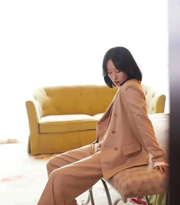 中年女人放弃中国大妈式穿搭吧,老气不说,廉价感最致命
