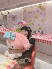 组图程潇游东京少女心十足贝雷帽配豹纹短裙很时髦