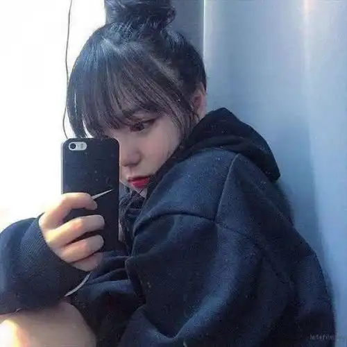 教你刷爆朋友圈的自拍,剪刀手千万别再摆出来了