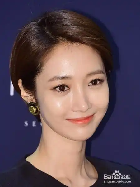推荐日韩清新女生短发烫发,时尚百搭随心换