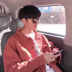 谁知道这个网图的男生是谁