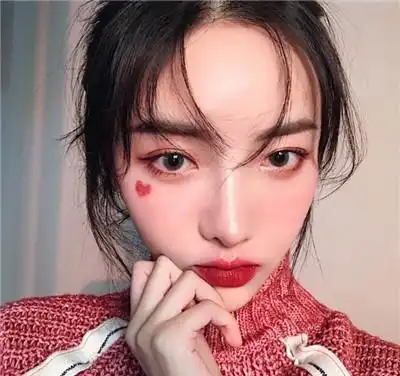女生起床后皮肤的4个特点,太影响颜值,化妆也难掩盖