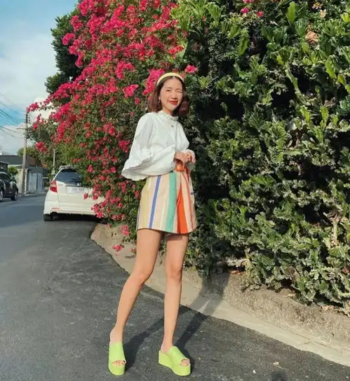 穿衣搭配拒绝一身黑140160cm的女生,这么穿巨美巨吸睛
