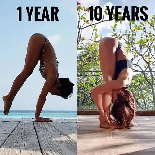 瑜伽10年,45岁的她身材状态越来越少女