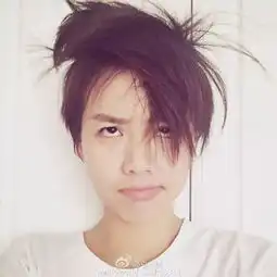 海绵宝宝亲身示范,教你怎样拍照最上镜咯