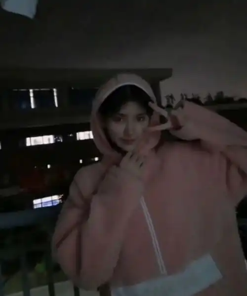 00后绝美少女亮相全运会,网友们纷纷直呼神颜被美到了