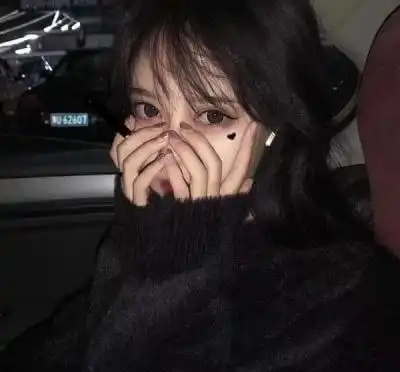 微丧氟西汀女头谢谢你的绝情,让我不再相信爱情