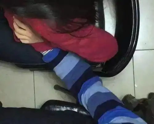 名师家教趁补习时猥亵强奸17岁女生,女生要求装视频监控留证据