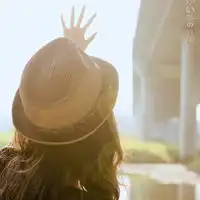 求下列三种风格和意境的图片,最好是女生头像