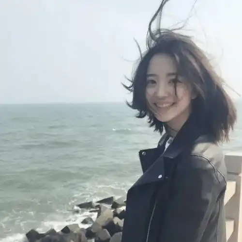 清华大学美女博士走红,颜值与才华并存,本人却只想默默搞科研